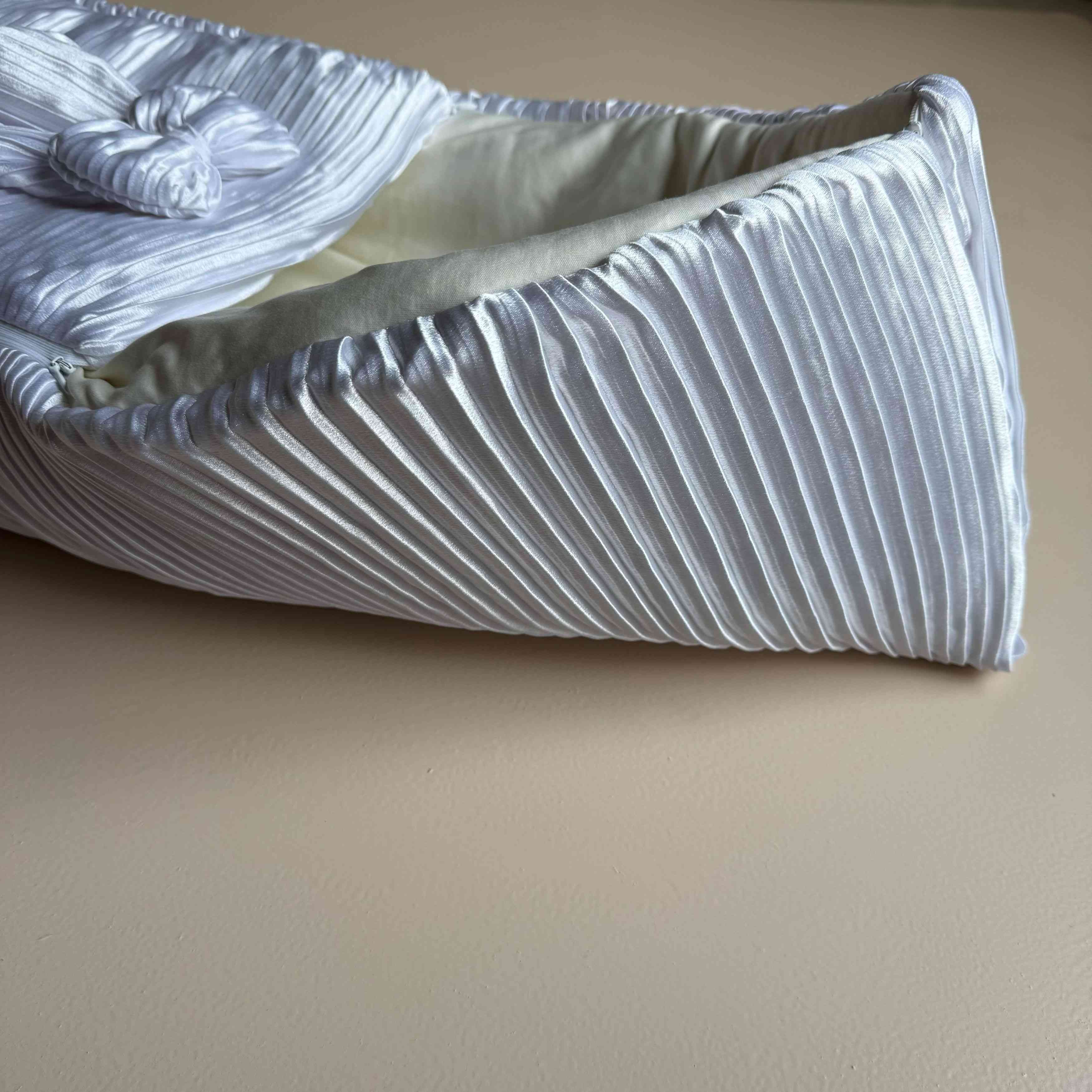 Heirloom White Serenity Sleep Cocoon