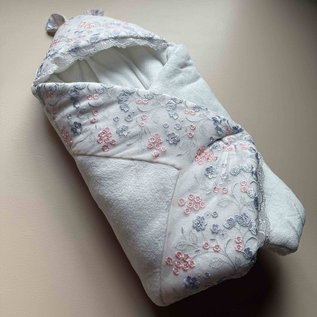 FloraCuddle Hooded Winter Drape