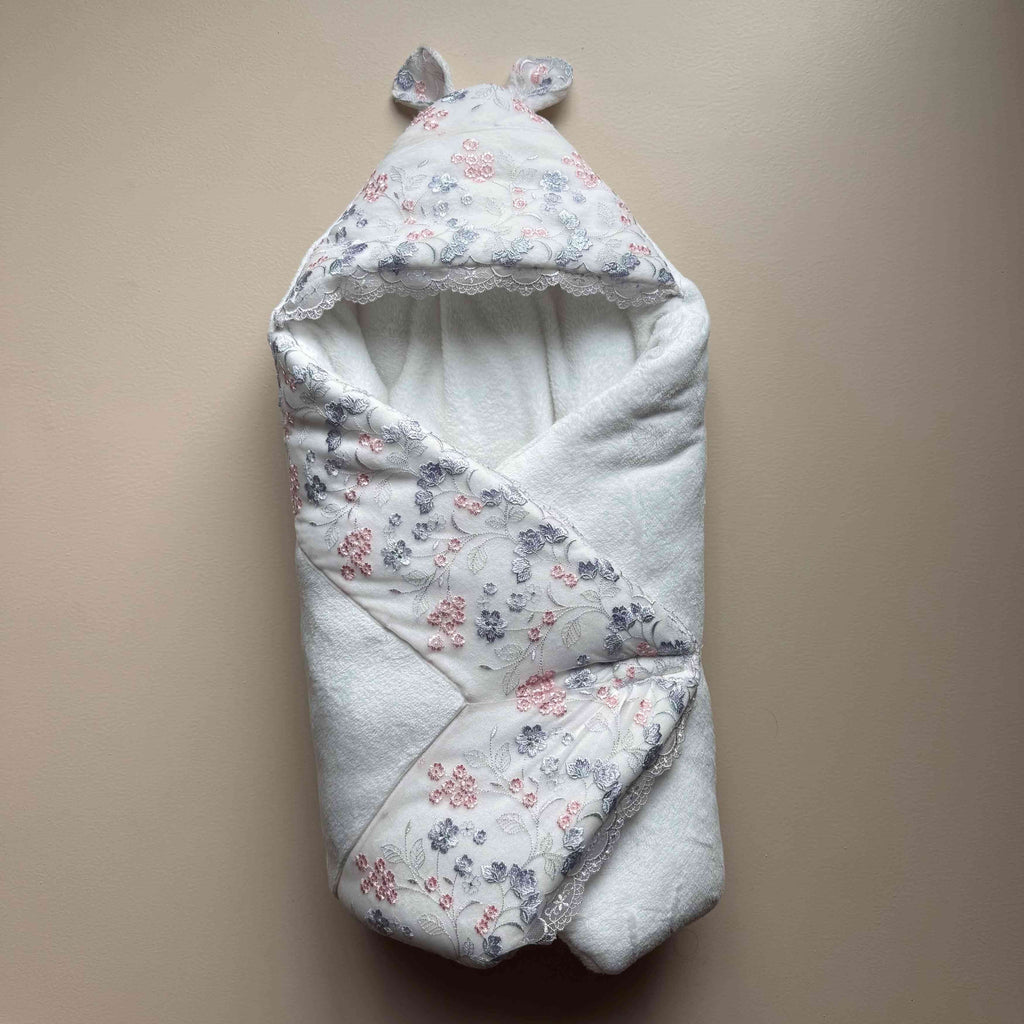 FloraCuddle Hooded Winter Drape